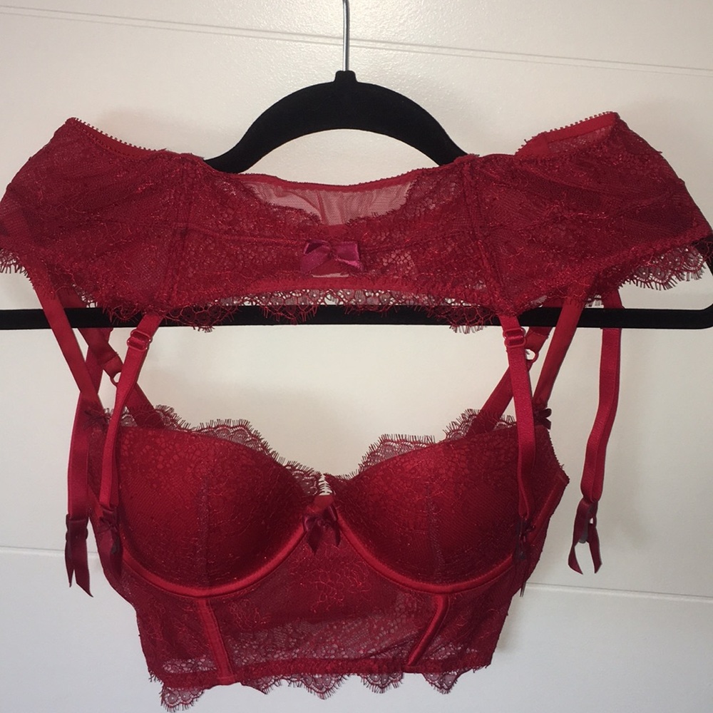 Victoria Secret Lace Bra & Garter Belt Set
